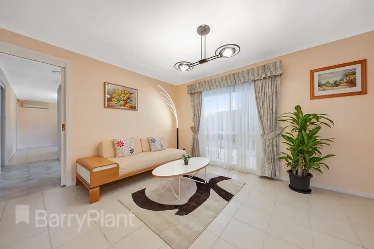 Fourth view of Homely house listing, 17 Kiparra Close, St Albans VIC 3021