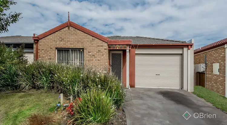 7 Tyndall Street, Cranbourne East VIC 3977