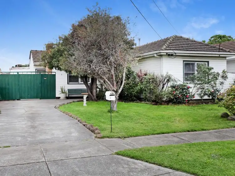 6 Ruth Street, Sunshine North VIC 3020