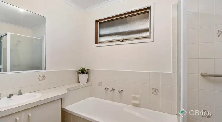Sixth view of Homely house listing, 2 Sherriff Rise, Pakenham VIC 3810