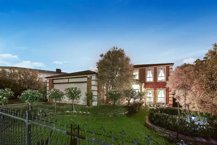 9 Amaroo Grove, Burnside VIC 3023