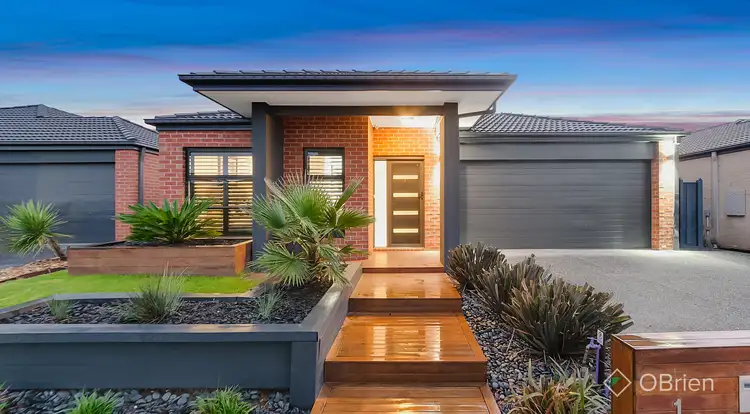 13 Sebago Terrace, Cranbourne North VIC 3977