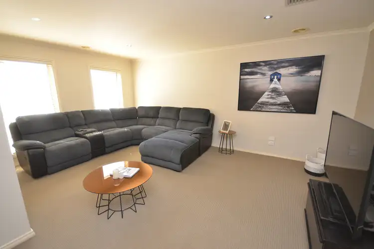 Second view of Homely house listing, 3 Park Avenue, Echuca VIC 3564