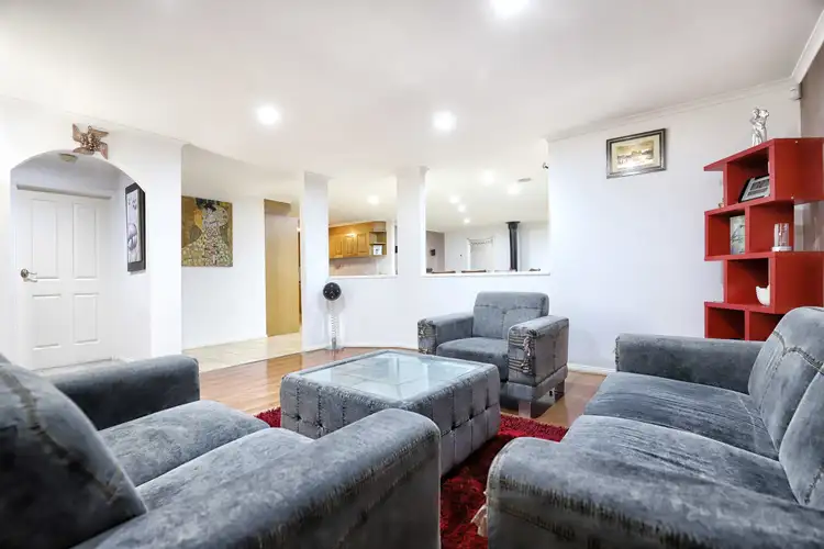 Sixth view of Homely house listing, 4 Manningtree Parade, Craigieburn VIC 3064