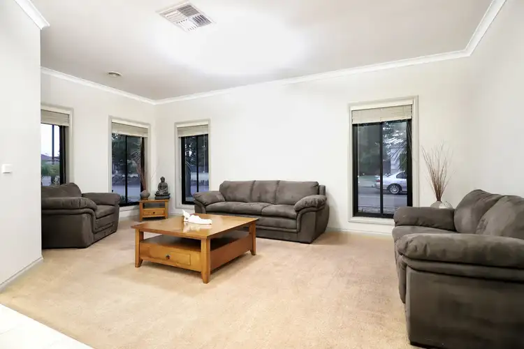 Sixth view of Homely house listing, 15 The Garlands, Craigieburn VIC 3064