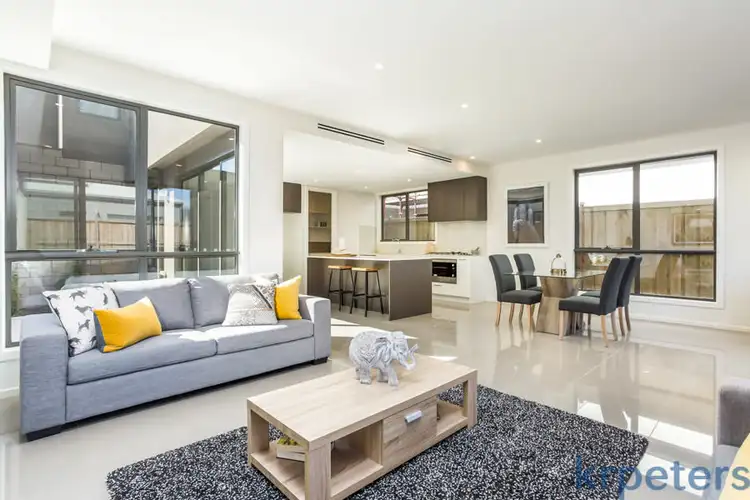 19 Elland Road, Clyde North VIC 3978