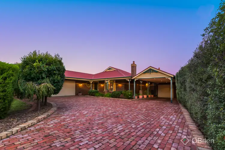 46 Tasman Crescent, Taylors Lakes VIC 3038