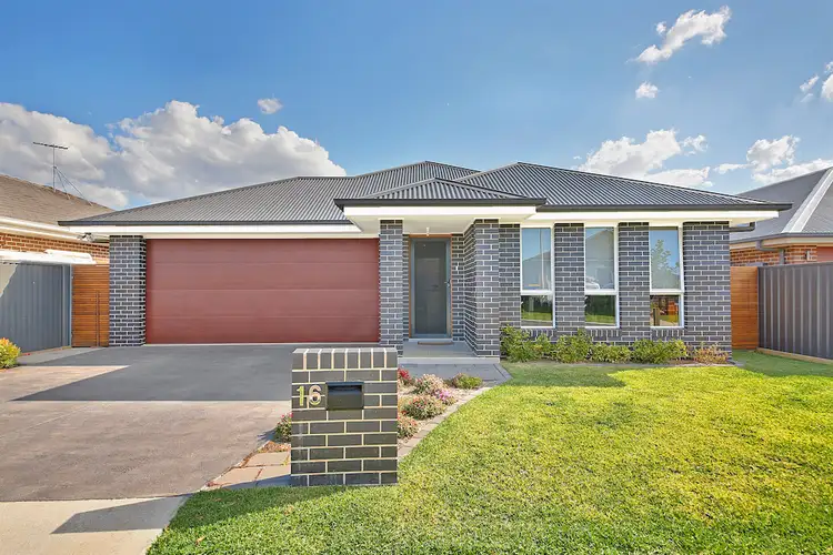 16 Garton Road, Spring Farm NSW 2570