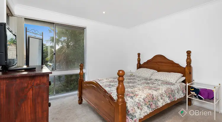 Fifth view of Homely house listing, 4 Pilosa Place, Endeavour Hills VIC 3802