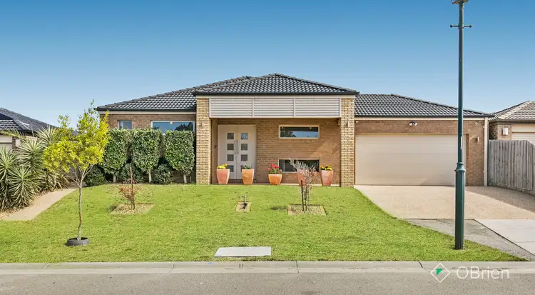 71 Diamond Parade, Skye VIC 3977