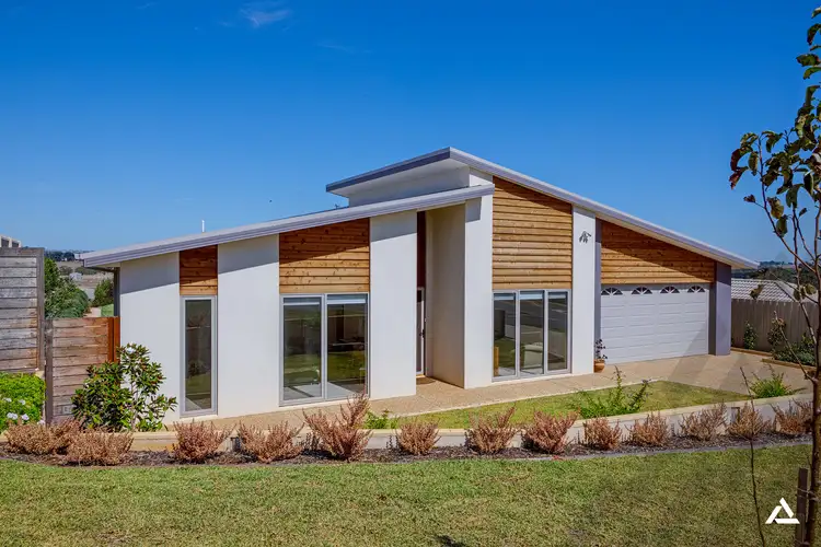 7 Heyington Place, Drouin VIC 3818