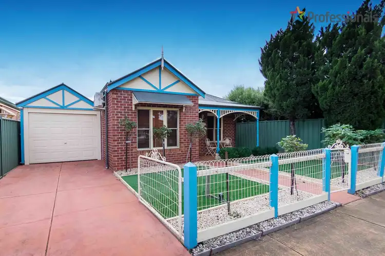 Second view of Homely house listing, 8 Creekbank Place, Caroline Springs VIC 3023
