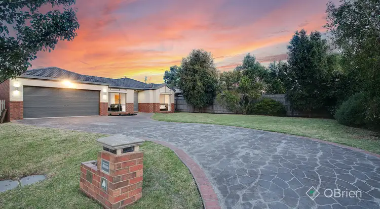 17 Middleham Close, Cranbourne West VIC 3977
