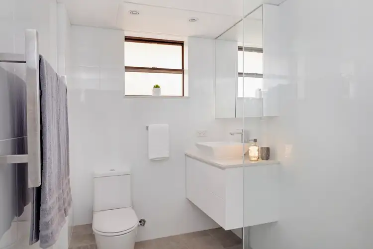 Fifth view of Homely apartment listing, 2/11 Ronald Avenue, Freshwater NSW 2096