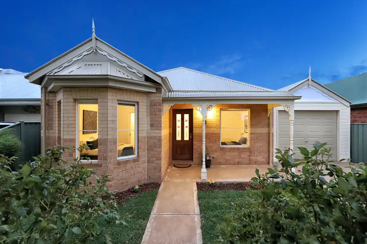 Main view of Homely house listing, 8 Kings Glen, Craigieburn VIC 3064