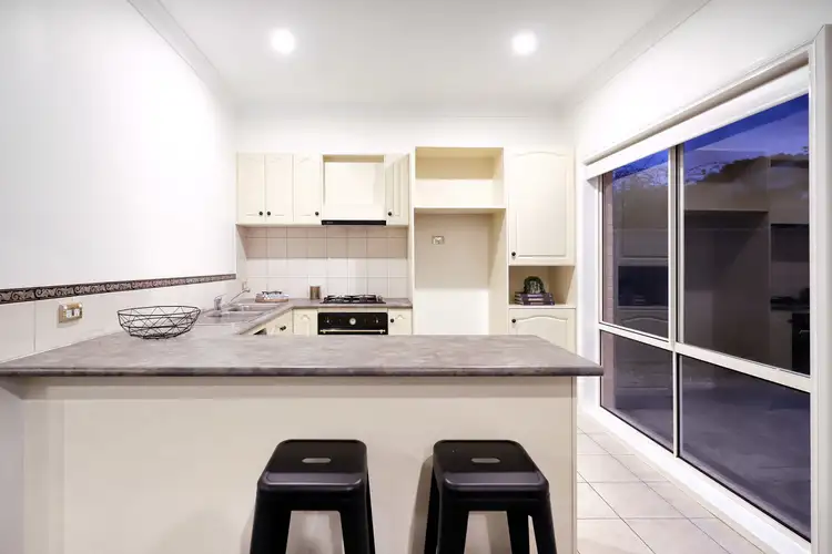 Second view of Homely house listing, 8 Kings Glen, Craigieburn VIC 3064