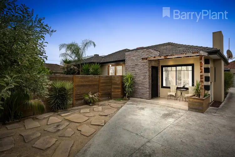 1/1 Dickinson Street, Hadfield VIC 3046