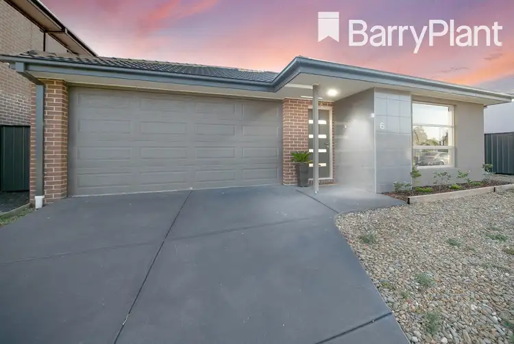 6 Tilia Drive, Cranbourne North VIC 3977