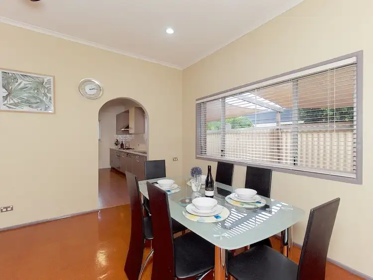 44 Rholanda Crescent, Springwood QLD 4127