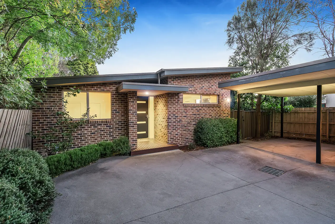 Main view of Homely unit listing, 2/37 Wilkinson Crescent, Bellfield VIC 3081