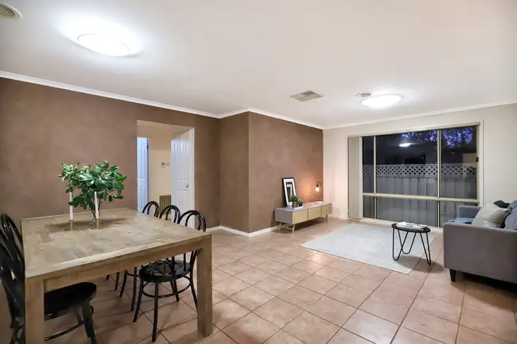 Fifth view of Homely house listing, 2 Meadowbank Court, Craigieburn VIC 3064