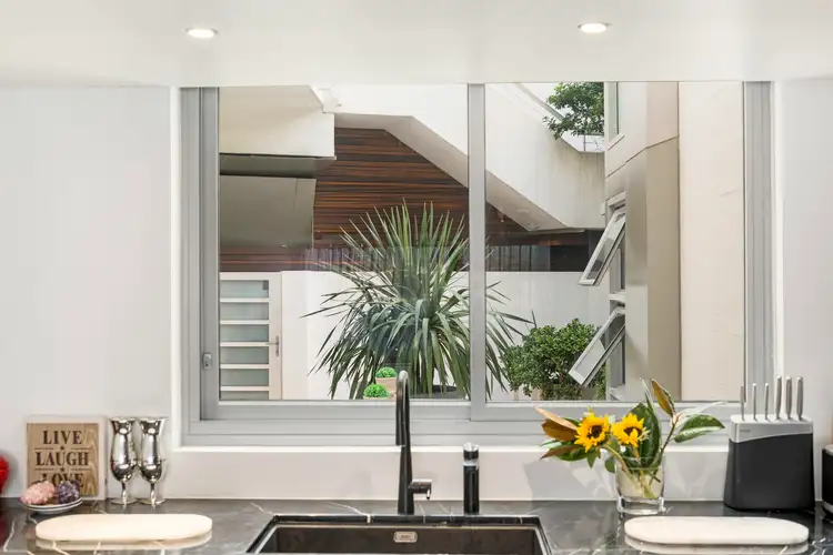 Fifth view of Homely apartment listing, 10/2-4 Notts Avenue, Bondi Beach NSW 2026