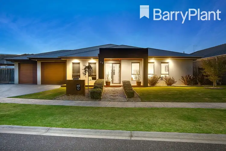 Main view of Homely house listing, 10 Faringdon Crescent, Cranbourne North VIC 3977