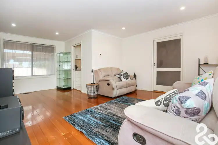 Fifth view of Homely house listing, 9 Mindoro Crescent, Lalor VIC 3075