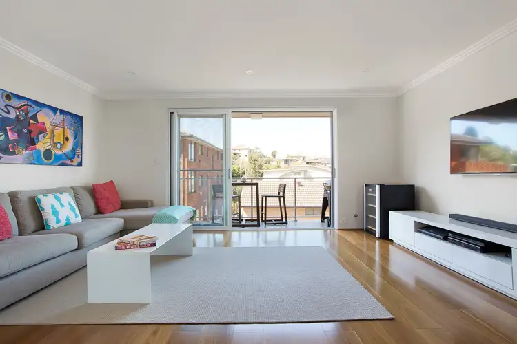 8/23 Greycliffe Street