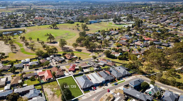 2 Barnett Avenue, Carrum Downs VIC 3201