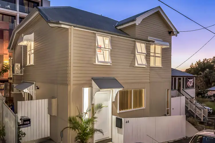 44 Menzies Street