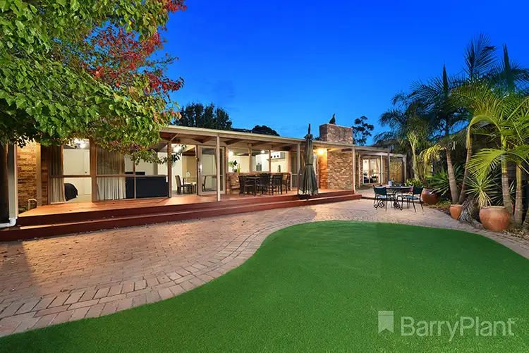 11 Connaught Place, Glen Waverley VIC 3150