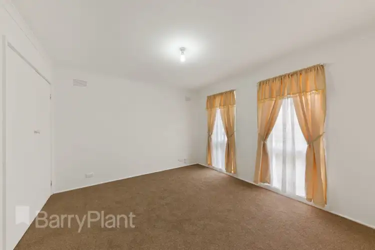 Sixth view of Homely house listing, 8 Maroondah Court, St Albans VIC 3021