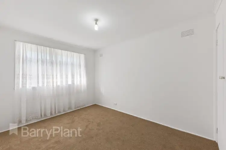 Seventh view of Homely house listing, 8 Maroondah Court, St Albans VIC 3021
