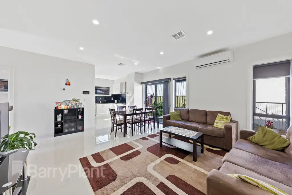 Main view of Homely townhouse listing, 2/95 Power Street, St Albans VIC 3021