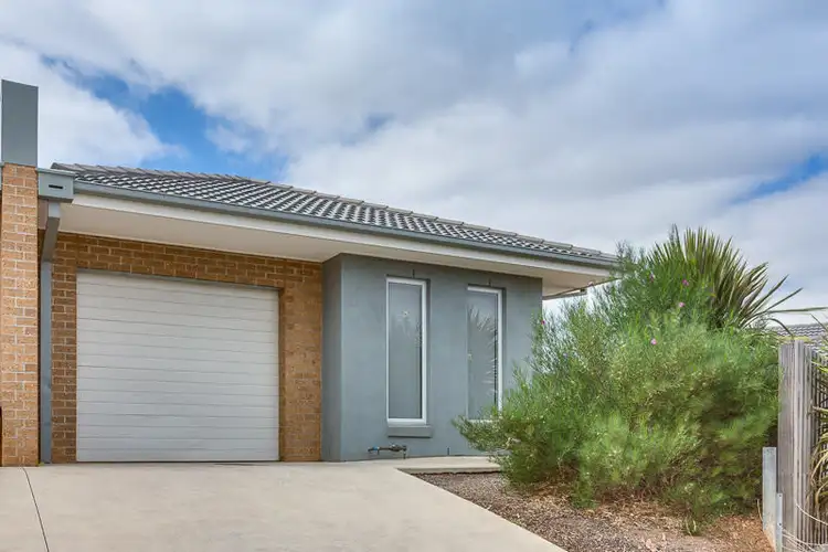 4/11-15 Silverdale Drive, Bacchus Marsh VIC 3340