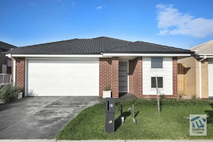 87 Caversham Drive, Pakenham VIC 3810