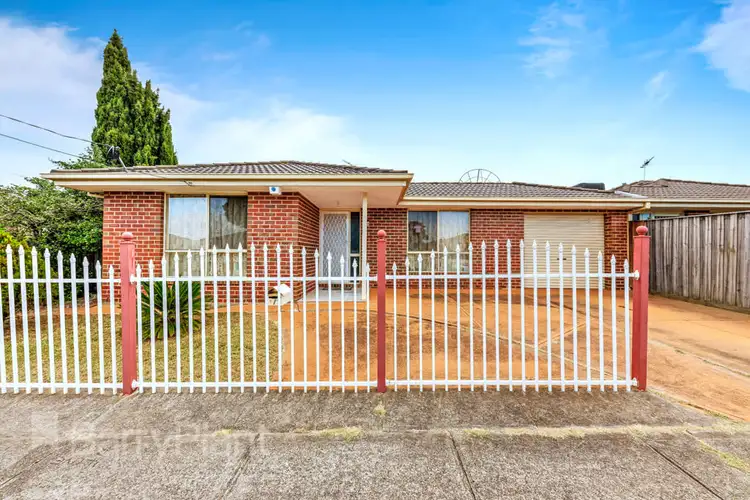 Main view of Homely unit listing, 2/7 Mavis Crescent, Kings Park VIC 3021