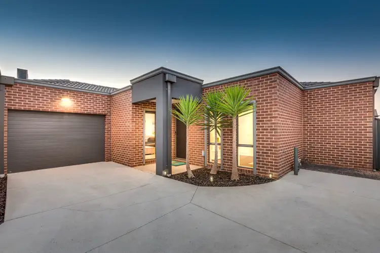 3/102 Brindalee Way, Hillside VIC 3037