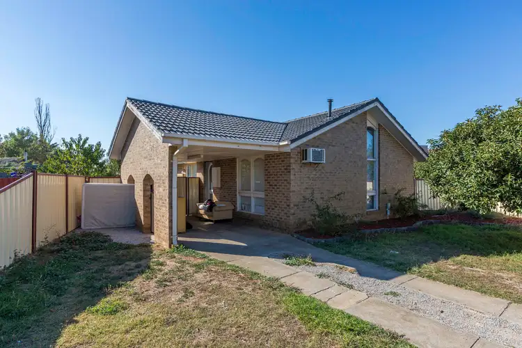 13 Balmoral Place, Melton West VIC 3337