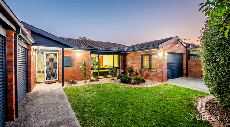 140 Courtenay Avenue, Cranbourne North VIC 3977