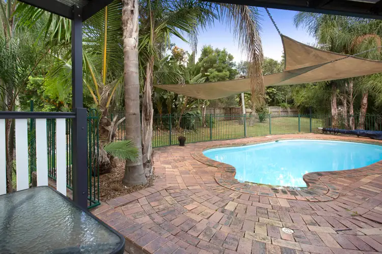 7 Pulas Place, Bellbowrie QLD 4070
