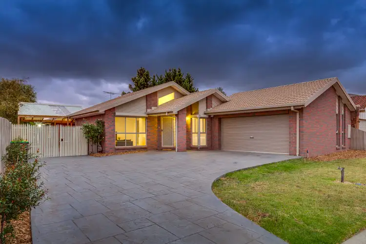 2 Penshurst Court, Hillside VIC 3037