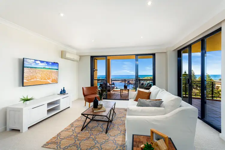 Third view of Homely apartment listing, 16/11-15 Wilson Street, Wollongong NSW 2500
