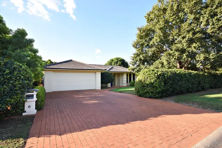 6 Oakmont Avenue, Dubbo NSW 2830
