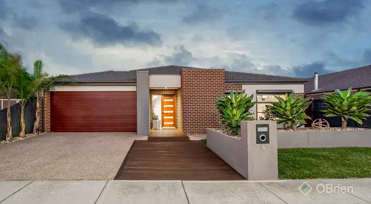 6 Dalton Way, Cranbourne East VIC 3977