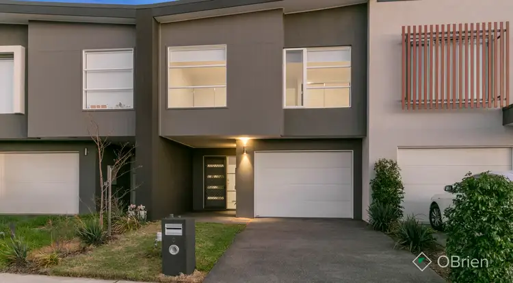8 Debra Avenue, Pakenham VIC 3810