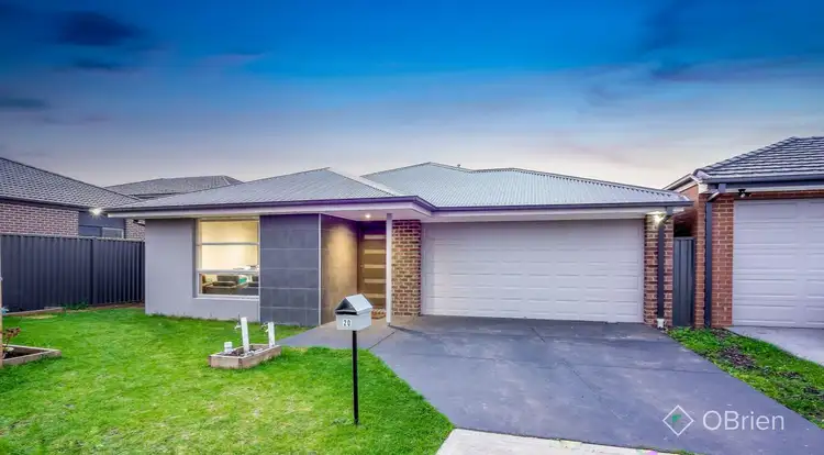 20 Benedetto Crescent, Cranbourne East VIC 3977