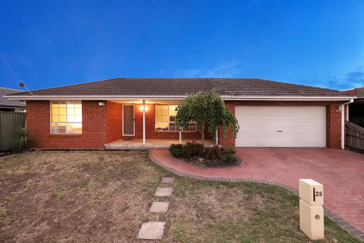 25 Amesbury Avenue, Craigieburn VIC 3064