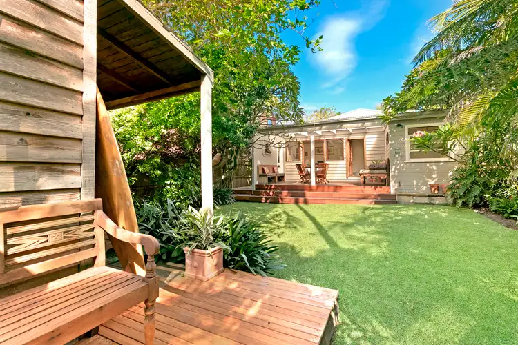27 Soldiers Avenue, Freshwater NSW 2096